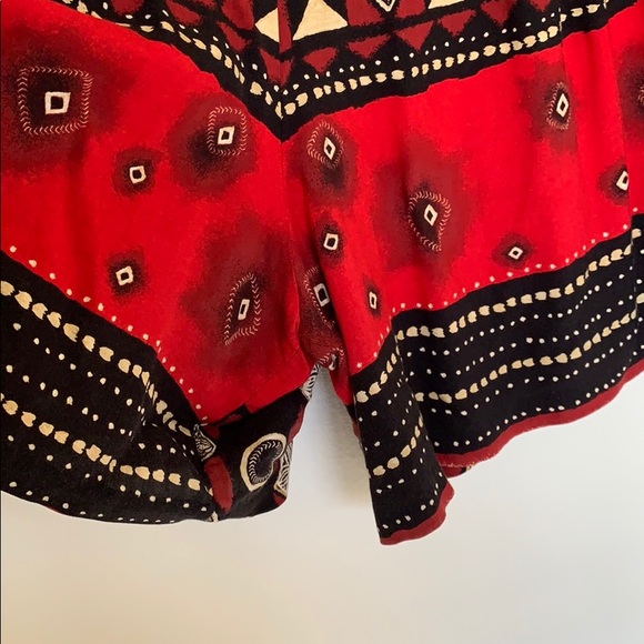 Stacey Michaels Red Patterned Shorts - Picture 3 of 9